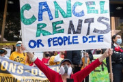 【経済】「CANCEL　RENTS」　家賃免除を訴えるデモ隊　ロサンゼルス