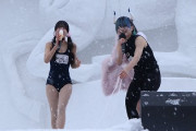 【画像】さっぽろ雪まつりでスク水ダンスショーやらされた地下アイドルさん、使用したスク水オークション出品するｗｗｗｗｗ