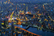 「日本の夜景が最高にキレイで、素晴らしいです。」