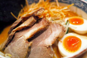 ラーメンに入ってる卵を食べるタイミングっていつ？
