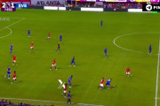 【動画】サッカーでこんなにカオスな20秒ないだろ