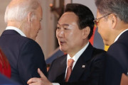 バイデン「ええっと、誰だっけこいつ、ん？ああ、韓国の新しいヤツね」　～　【韓国】尹大統領　バイデン米大統領と立ち話＝正式会談は見送りへ