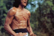 80年代までのジャッキー・チェンのアクション映画が面白かったのってCGやワイヤーアクションを使ってなかったからだよな