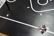 【動画】小さなマシンが急カーブをもの凄い速度で駆け抜ける競技。