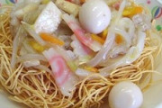 給食の皿うどんで児童ら7人の歯が欠ける