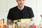 【動画あり】世界一のYouTuber、ピューディパイが日本のお菓子を辛口レビュー　優勝したお菓子は…