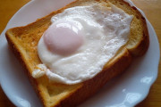 【ラピュタのアレ】食パンに生卵乗せてオーブントーストするやつさ あれ絶対生のままになるよなwwwwwwww（画像あり）