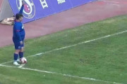 中国の大富豪がプロのサッカーチームを買収→ 体重126kgの息子を金の力で試合に出場させた！？