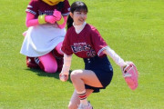 【乃木坂46】久保史緒里のフォームそのものより、ウエストの細さと太腿にばかり目がいくぜw