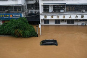 中国製造業の中心地で記録的豪雨－広東省、洪水警報を最高レベルに
