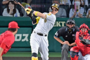 阪神・佐藤輝が快挙　球団生え抜き左打者でラッキーゾーン撤去後初の甲子園１０本塁打
