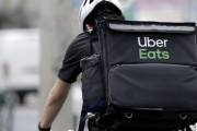 【悲報】ウーバーイーツ、配達員の報酬が引き下げられる　平均で約3割ってマジかよ