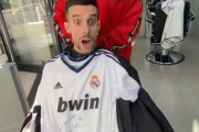 美容院で憎きライバルチームのカットクロスを着させられたら…こんな反応になる（FCバルセロナ＆レアル・マドリード編）