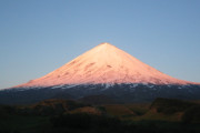 カムチャツカ半島中央部の火山が噴火！ロシア科学アカデミー発表、大規模地震と関連か