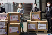 【人民網】在ドイツ中国大使館、防疫物資を南京事件の際に多くの中国人の命を救ったドイツ人である故ジョン・ラーベ氏の孫に寄贈