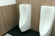 スーパーの男子トイレから「小便器用目皿」を盗んだ男を逮捕　自宅から複数の「目皿」見つかる