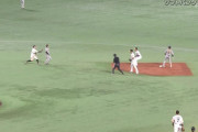 リプレー！？ソフトバンク－阪神戦で「珍事」2者連続投ゴロ挟殺プレーに球場ざわつく