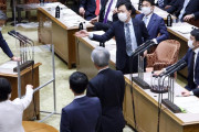 【「ムネオ節」炸裂…】立民議員の言動に「限度を超えている」　議場騒然