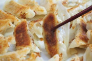 日本人「焼き餃子うめぇええええ！水餃子？蒸し餃子？あっ、いいです…」 ← なぜなのか