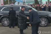 【2800万円】金正恩氏が新車、マイバッハSUVで登場した件…ベンツ社「徹底的に調査している」  [ばーど★]