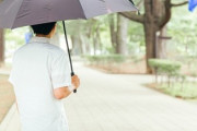 【朗報】メンズ日傘、男性８割以上が ”肯定的”　…まだ日傘してないの？