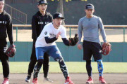 カープ矢野雅哉“打倒小園”「レギュラーを取る目標しか頭にない」名手菊池と自主トレ