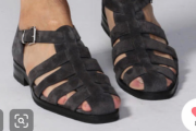 【画像】今若者の間で大流行のメンズ高級サンダル(4.5万円)がこちらwwwwwwwwwww