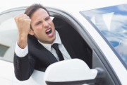 なんで煽ってくる車の運転手おろしてボコっちゃいけないの？