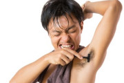 男のくせにワキ毛剃ってる奴ｗｗｗｗｗ
