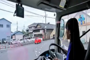 【朗報】大型トラックを運転する女の子、クッソかっこよくて草ｗｗｗｗ