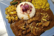 カレー屋の店長なんやがマジで店が潰れてまう。このカレー550円で売るから頼むきてくれ