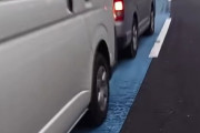 【悲報】自転車専用レーン、何の意味もない