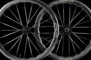 Lún HYPER D45とElitewheels Drive Helix 57D、どっちがいいかな？