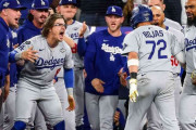 ドジャース、死闘を制して球団史上初の連覇達成！　山本由伸が連投好救援でWS3勝目　スミス決勝弾　大谷翔平は三回途中KOも総力戦でひっくり返す