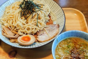 客「つけ麺のスープ無くなったから足してほしいとお願いしたら、+200円かかると言われた。普通あり得ないから、評価☆1ね（笑）」 ← どう思う？