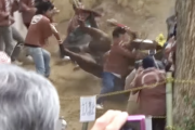 伝統行事「上げ馬神事」をバイク競技として再現したのがこちらｗｗｗｗｗｗ