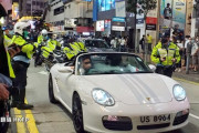 【動画】香港、6/4に走行中のナンバープレート「8964」のポルシェ、警察に押収される！