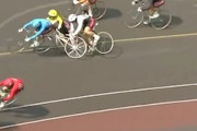 【動画】松阪競輪で死亡事故。落車を避けた伏見俊昭選手が外柵に激突。