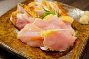【悲報】九州人、なんと鶏肉を刺身で食べる事が判明 ！！