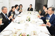 中韓外相会談　王毅外相、韓米同盟を牽制…公式発表文で韓国と北朝鮮を「二つの国家」と初めて表記 [8/20]