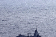 東シナ海で中国海軍艦と自衛隊がにらみ合い