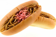 「焼きそばパン」を考案した人には国民栄誉賞を贈るべき