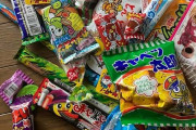 駄菓子買ってきたぞwwwww【画像あり】