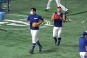 【悲報】中日立浪監督、袖捲りで注意してしまう