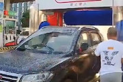 【動画】洗車機が動いている最中にドアを開けたらこうなるｗｗｗｗｗ