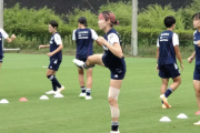【なでしこ】最後のピース遠藤純が合流「サッカー面でも個を出していきたい」ピンクの髪なびかせ