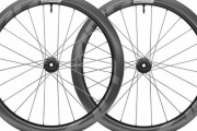 Zipp の303 Firecrest カーボン クリンチャー ディスクブレーキ ホイールセットはタイヤ＋チューブでの使用も可能なんですよね？