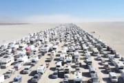 【動画】バーニングマン終了後の大渋滞、地獄だったｗｗｗ