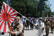 韓国紙「軍国主義の聖地、靖国で鳴り響いた 天皇万歳  」