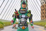 【？！】中村優一が自身の誕生日に全身仮面ライダーベルト姿で登場